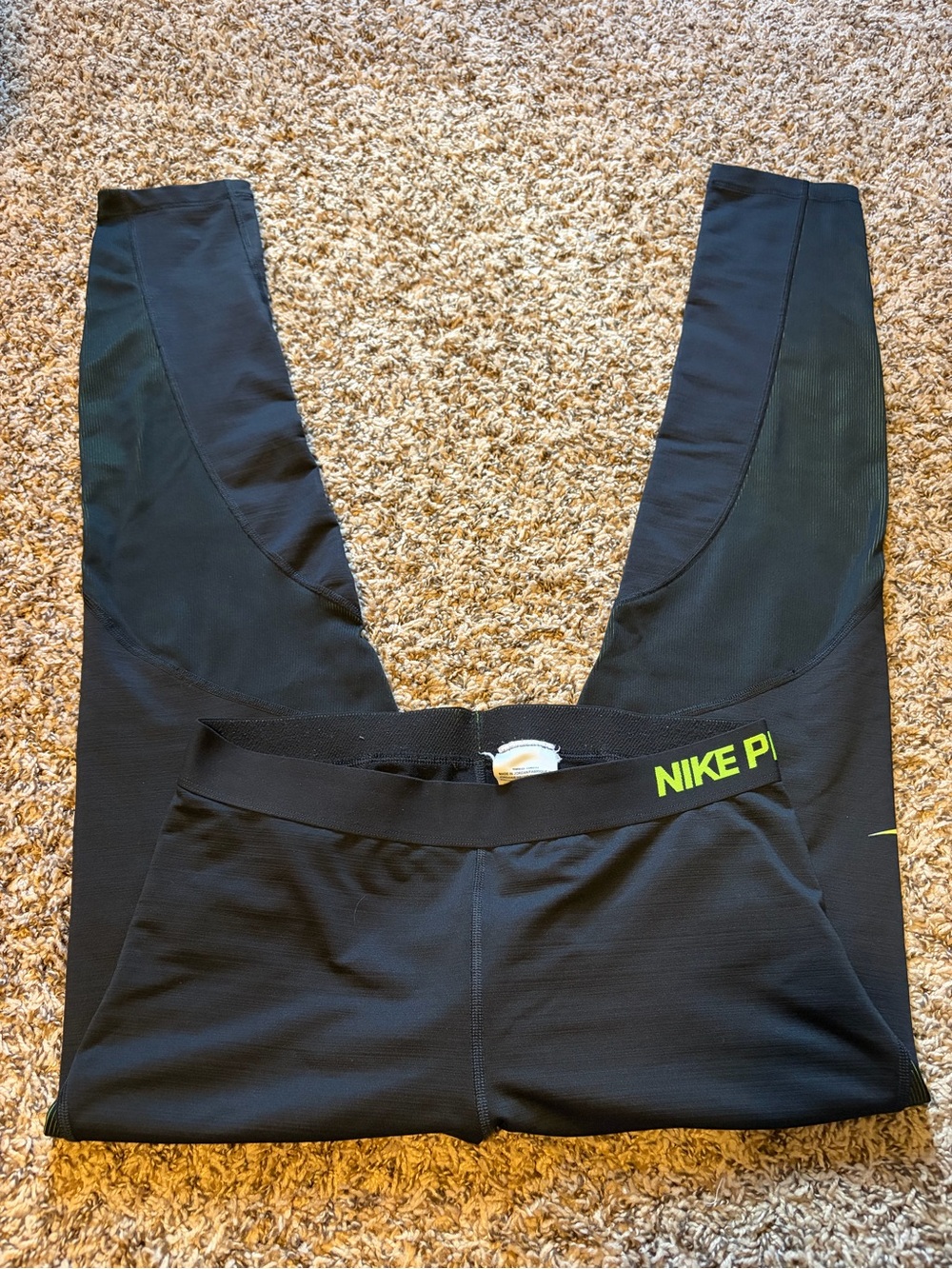 Nike Women’s Pro Hyperwarm Leggings - Picture 2 of 4